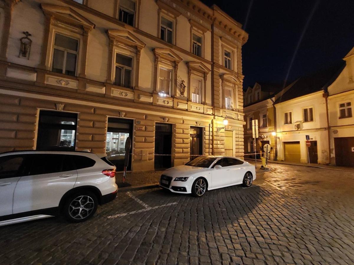 Byt 2+Kk Na Velkem Namesti Hradec Králové Esterno foto