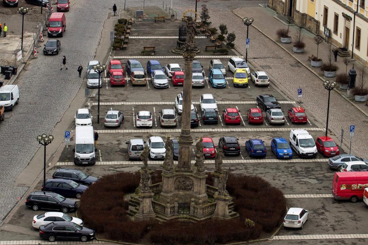 Byt 2+Kk Na Velkem Namesti Hradec Králové Esterno foto