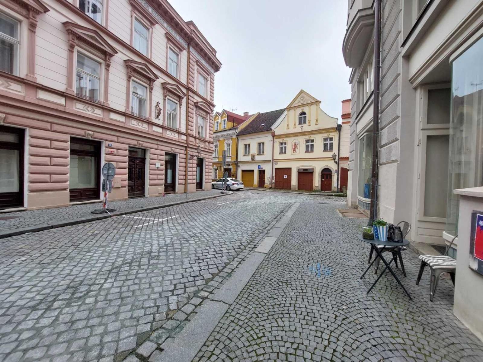Byt 2+Kk Na Velkem Namesti Hradec Králové Esterno foto