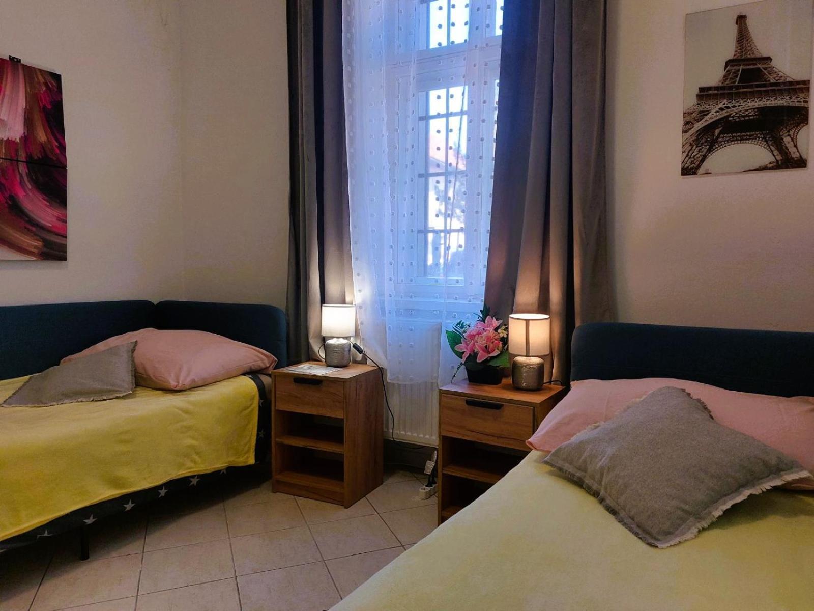 Byt 2+Kk Na Velkem Namesti Hradec Králové Esterno foto
